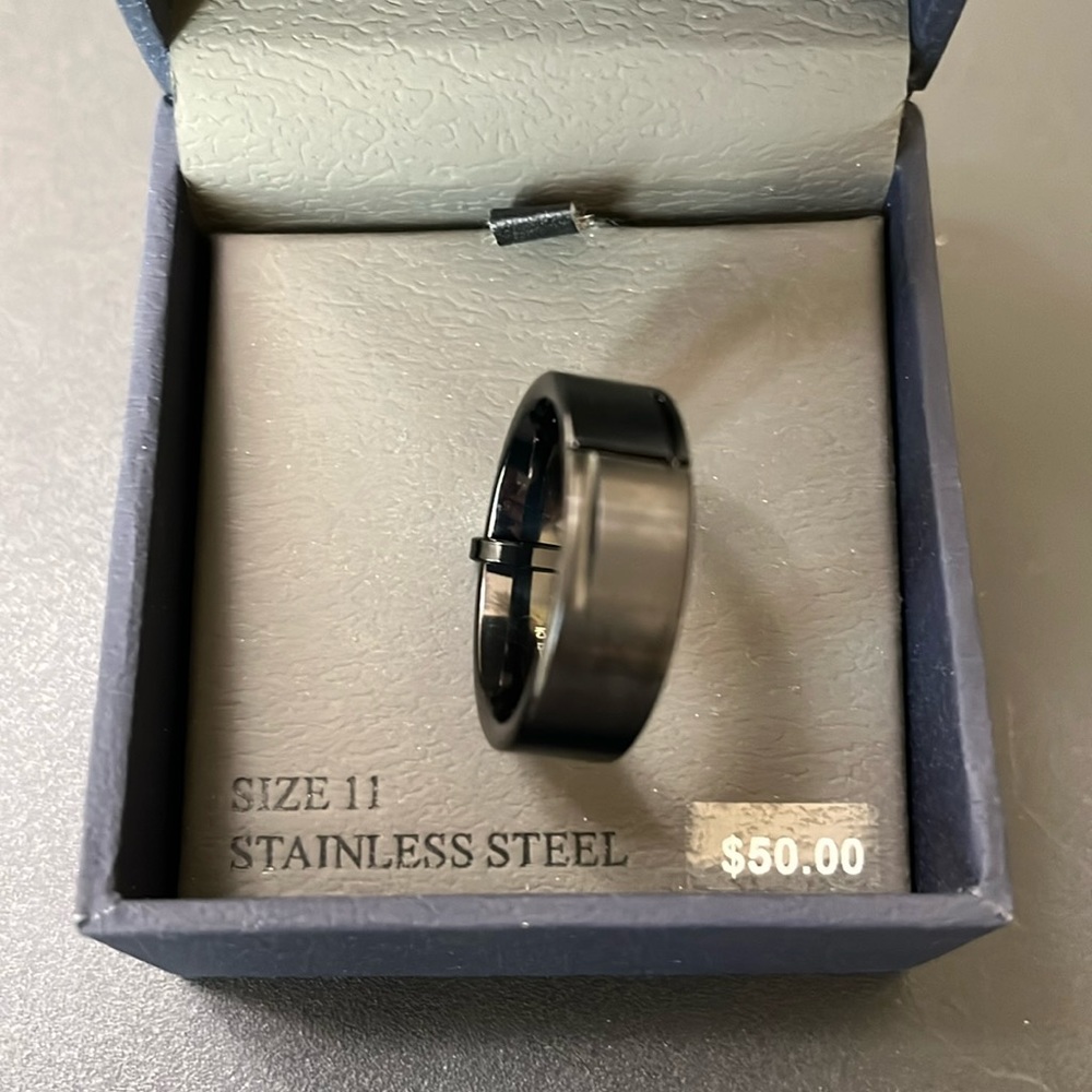 Men’s black stainless steel ring size 11